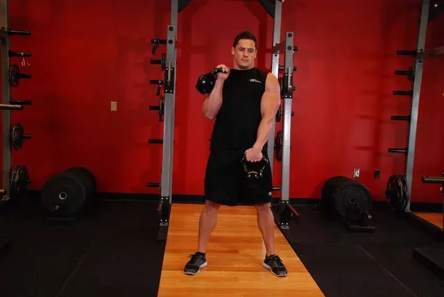 Alternating Hang Clean, finishing position
