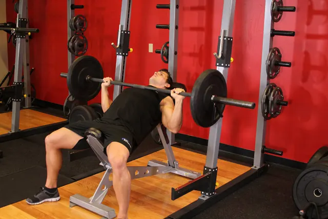 Barbell Incline Bench Press - Medium Grip, finishing position