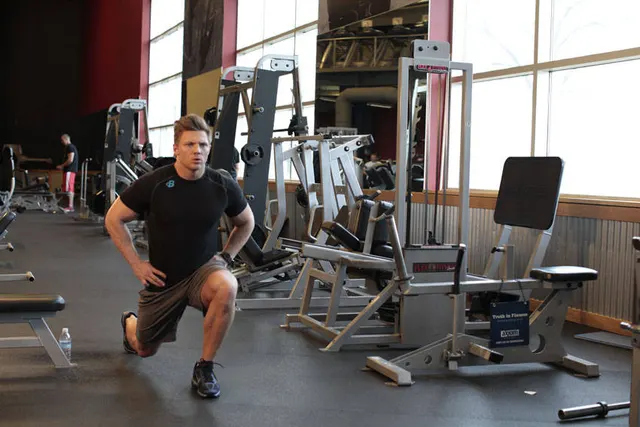 Bodyweight Walking Lunge, finishing position