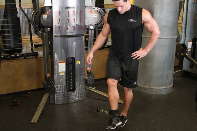 Cable Hip Adduction, finishing position