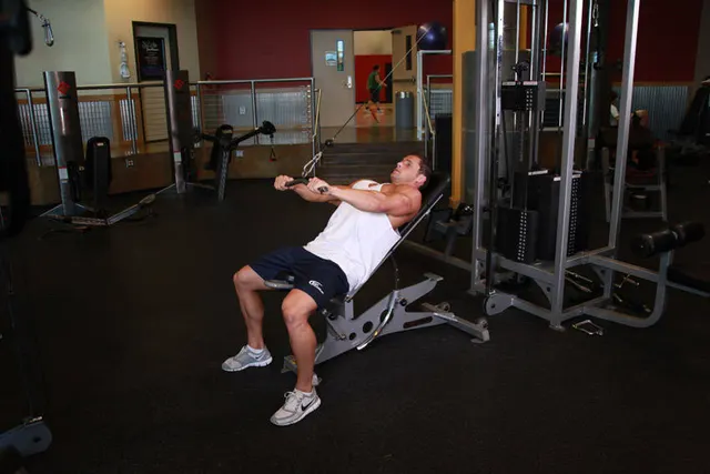 Cable Incline Pushdown, finishing position