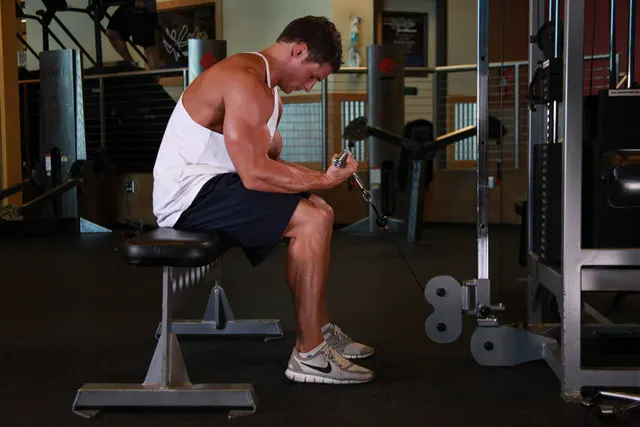 Cable Wrist Curl, finishing position