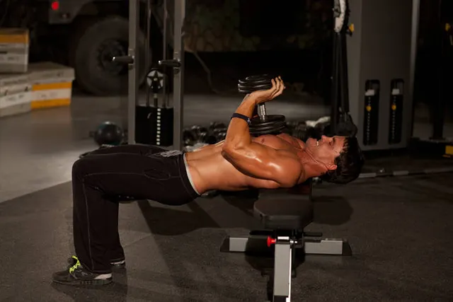 Close-Grip Dumbbell Press, finishing position