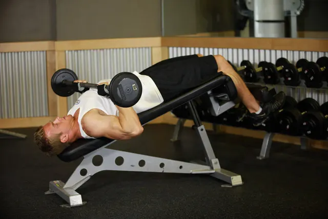 Decline Close-Grip Bench To Skull Crusher, finishing position