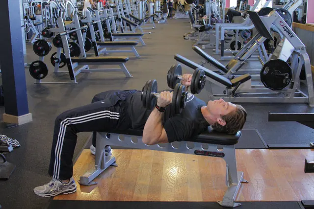 Dumbbell Bench Press with Neutral Grip, finishing position