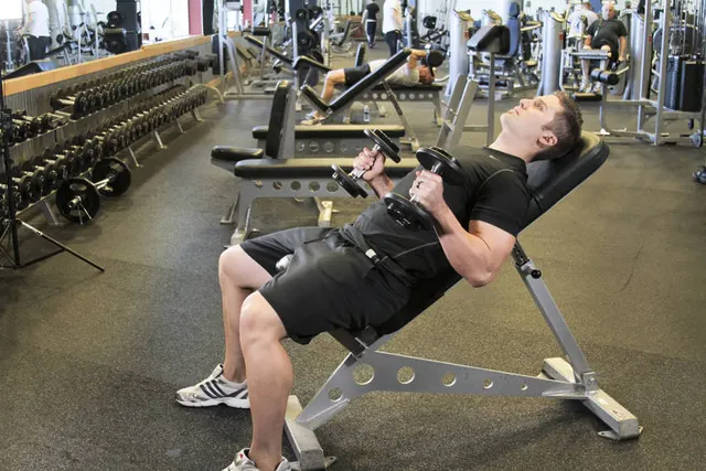 Incline Hammer Curls, finishing position