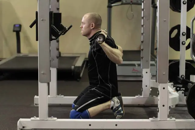 Kneeling Squat, finishing position