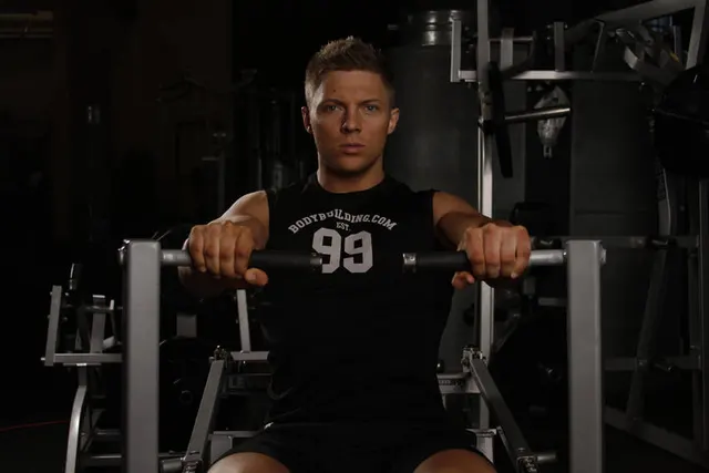 Leverage Chest Press, finishing position