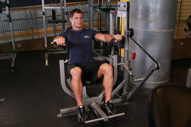 Machine Bench Press, finishing position