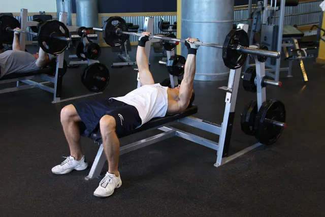 Neck Press, finishing position