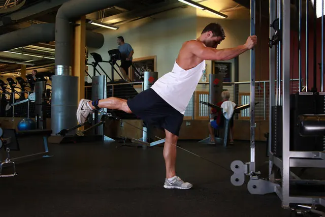 One-Legged Cable Kickback, finishing position