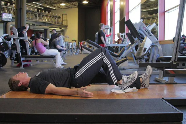 Platform Hamstring Slides, finishing position