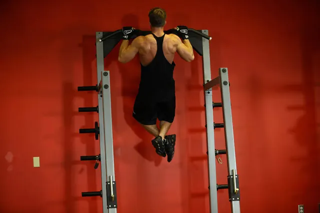 Pullups, finishing position