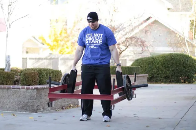 Rickshaw Deadlift, finishing position