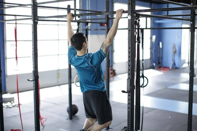 Scapular Pull-Up, finishing position