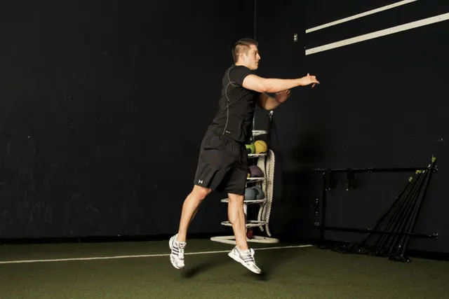 Scissors Jump, finishing position