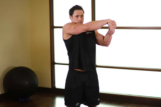 Side Wrist Pull, finishing position