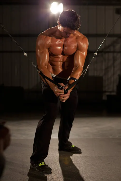 Single-Arm Cable Crossover, finishing position
