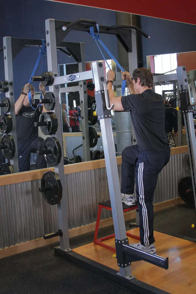 Single-Leg High Box Squat, finishing position