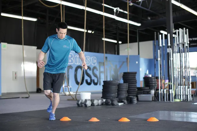 Single-Leg Lateral Hop, starting position