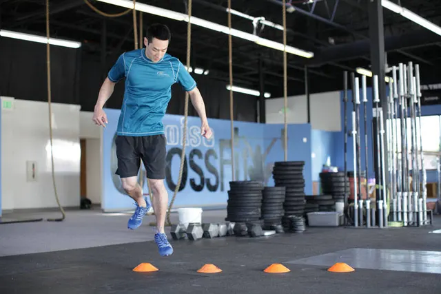 Single-Leg Lateral Hop, finishing position