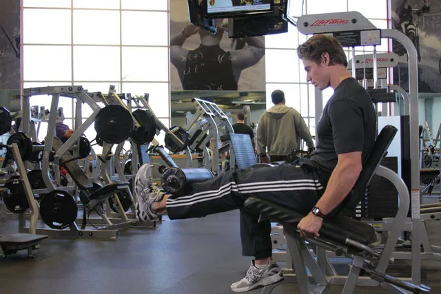Single-Leg Leg Extension, finishing position