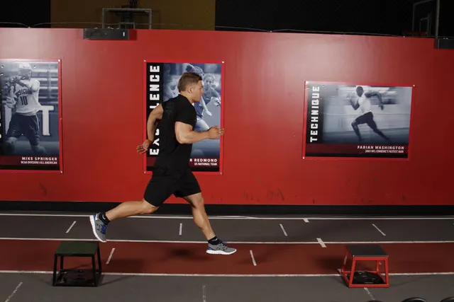 Single-Leg Stride Jump, finishing position