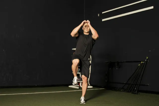 Single Leg Butt Kick, finishing position