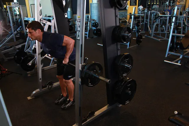 Smith Machine Bent Over Row, finishing position