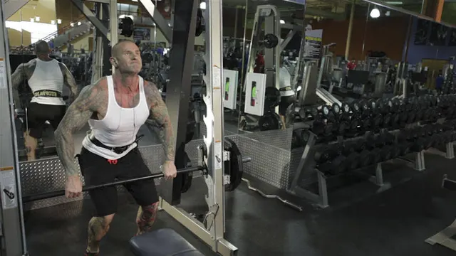 Smith Machine Hang Power Clean, finishing position