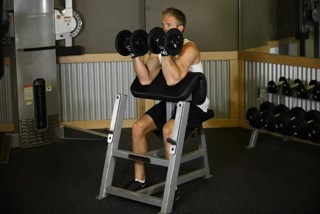 Two-Arm Dumbbell Preacher Curl, finishing position