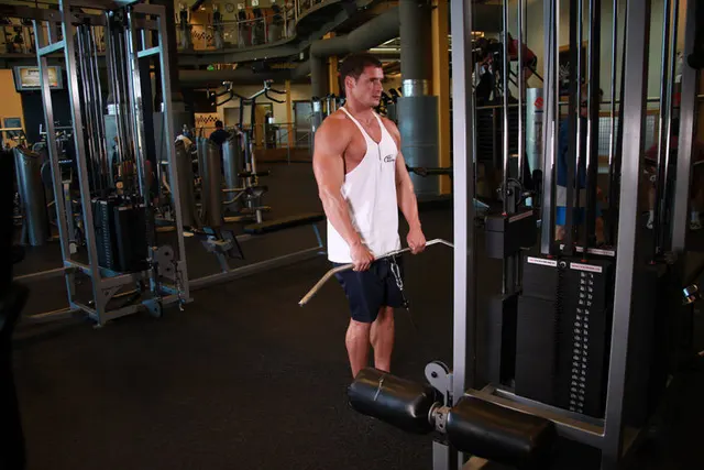 Upright Cable Row, finishing position